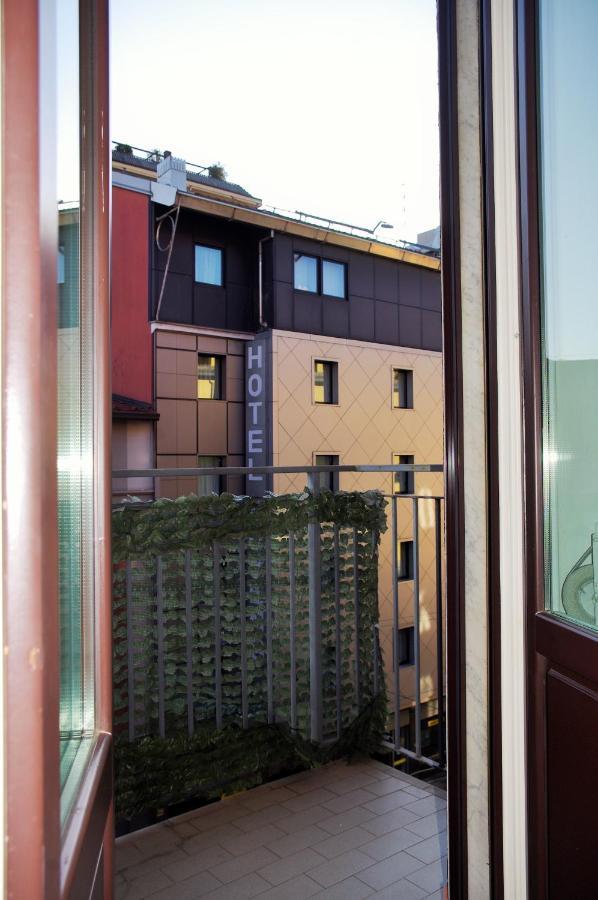 Incantevole Appartamento De Angeli Mailand Exterior foto